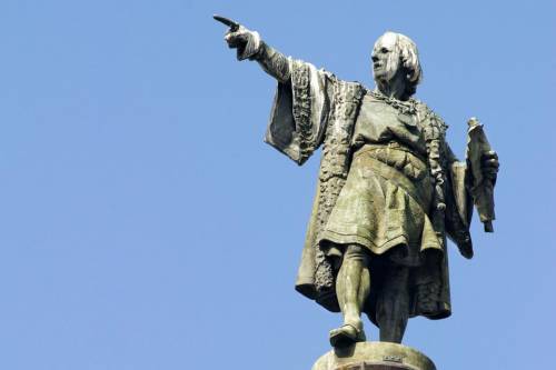 "Colombo è un genocida. Via la statua da Barcellona"