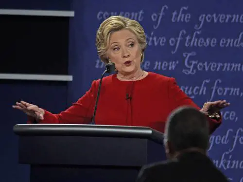 Clinton, autorevole anche se con scarsi contenuti