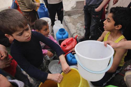Siria, allarme dell'Unicef: ad Aleppo 100mila bambini intrappolati