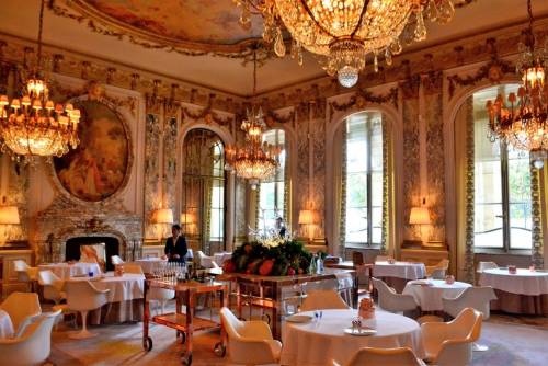 Cenare come al Salone della Pace di Versailles