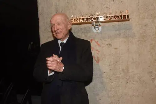 Così nacque a "Porta a porta" l'epopea di "Falce e carrello"