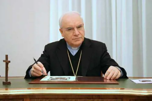 Il vescovo che sfida i buonisti: "Non sono schiavo delll'islam"