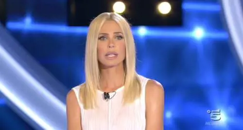 Gf Vip, ora la rete si scaglia contro Ilary Blasi: "Anche lei è omofoba"