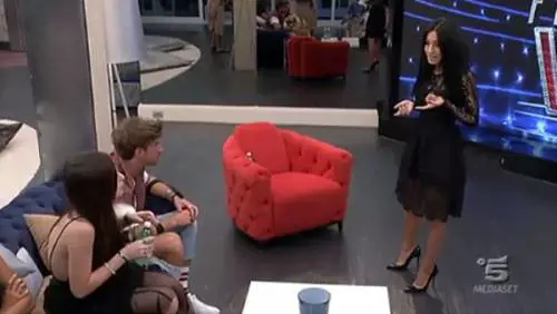 Gf Vip, entra la fidanzata di Andrea Damante e si sfiora la rissa