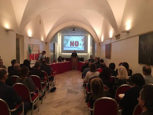 E gli azzurri puntano sulla coalizione del No. "Una vittoria riunirebbe tutto il centrodestra"