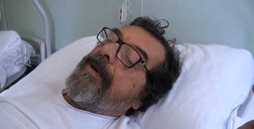 Va ad accudire la madre malata. Due rumeni gli occupano la casa