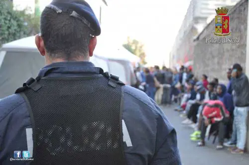 Orrore a Rosarno: inglese stuprata e segregata per due settimane da tre africani