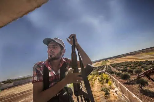 Adesso in Siria è guerra pure tra le fazioni ribelli