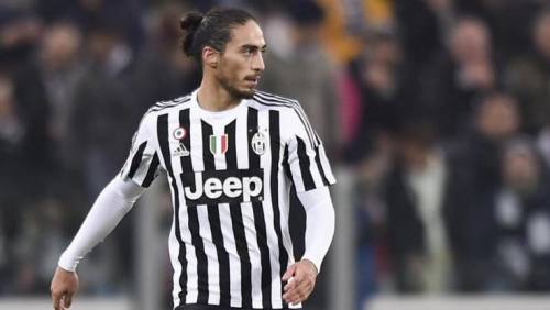 Porte girevoli alla Juventus: Benatia va in Qatar, torna Caceres