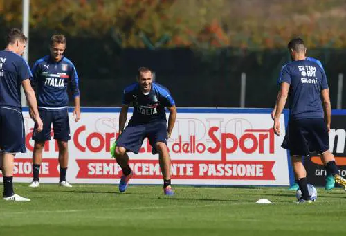 Chiellini ko con l'Italia ma in campo con la Juventus: aspre critiche sul web