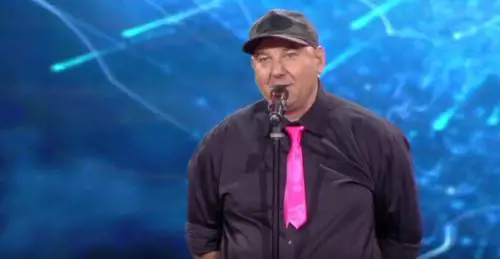 Rovinato dalle cooperative, costretto a fare l'artista di strada