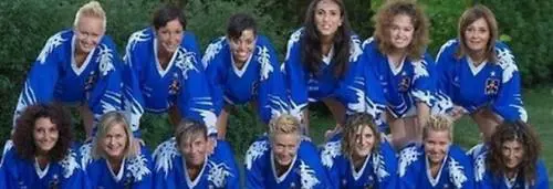 Nazionale italiana di Broomball costretta a fare calendario sexy per pagarsi i Mondiali