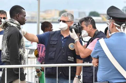 Manovra, spese per i migranti: 9,7 miliardi di euro in tre anni