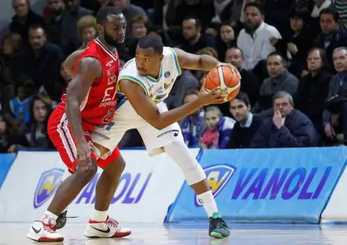 Armani dispersa nel deserto dei tartari