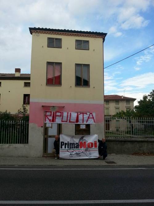 Immigrati le occuparono casa. E i cittadini riescono a "ripulirla"