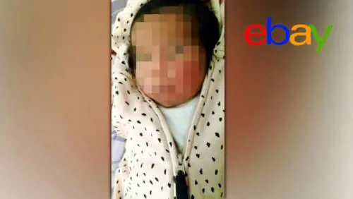 Neonata in vendita su eBay ​al prezzo di cinquemila euro