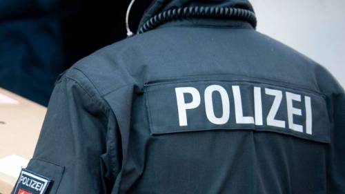 Germania, morto uno dei poliziotti feriti ieri da un neonazi