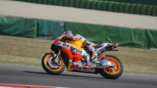 MotoGp, Pedrosa si rompe la clavicola: non ci sarà a Motegi