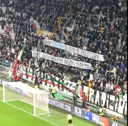 Buffon sbaglia con l'Udinese e la curva gli dedica uno striscione