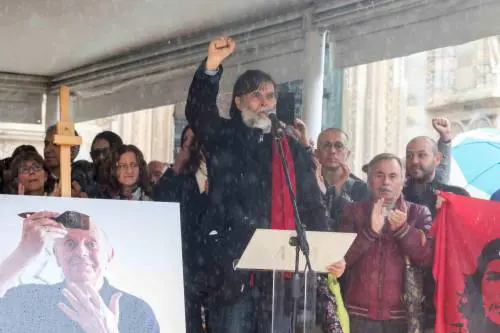 Bufera sulla diretta Rai: 75 minuti di delirio rosso pagati col canone
