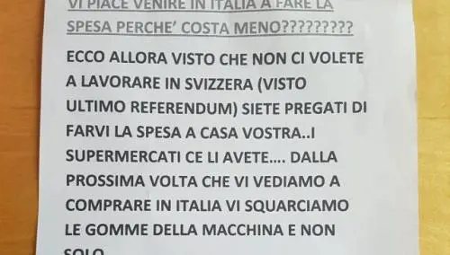 “Vi squarciamo le gomme”: gli italiani minacciano gli svizzeri