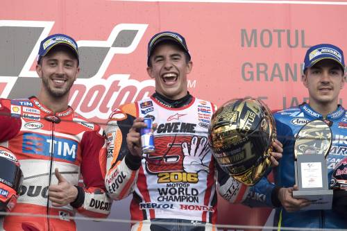 Marquez è campione del mondo Rossi cade, addio alla rimonta