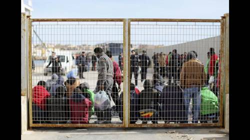 Il migrante con 4 mogli e 23 figli: "Prende 320mila euro di sussidi all'anno"