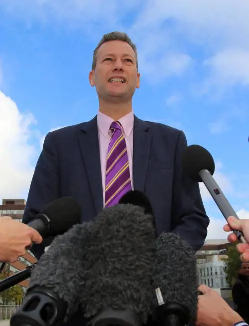 "Qualcosa di marcio nell'Ukip". E Woolfe decide di dimettersi