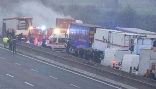 Treviso, assalto al portavalori con chiodi e mitragliate in A27