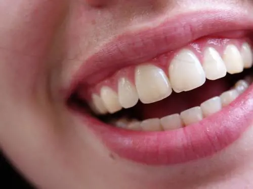 Le donne vivono più degli uomini ma sono molto più sedentarie