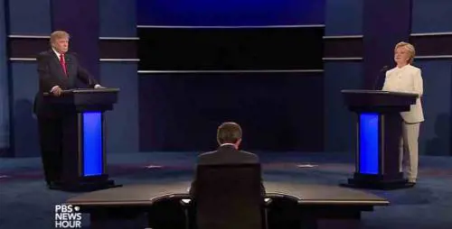 Clinton, nuova tegola. Adesso le sue mail sono al setaccio dell'Fbi