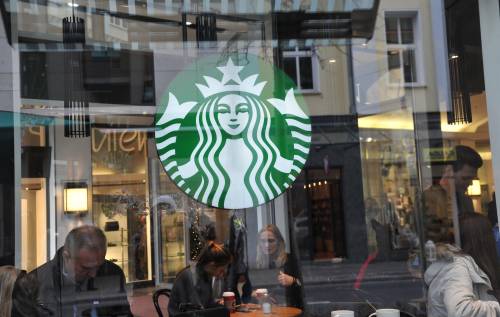 Migranti, i sostenitori di Trump pronti a boicottare Starbucks