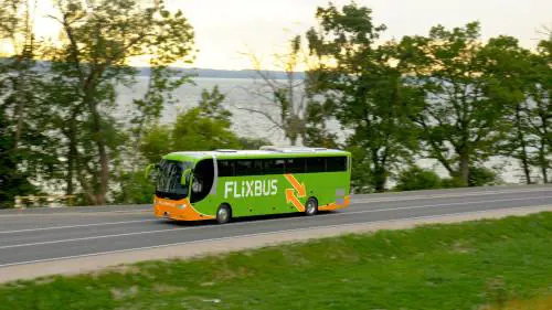 Autista Flixbus ubriaco, i passeggeri lanciano l'allarme e si salvano