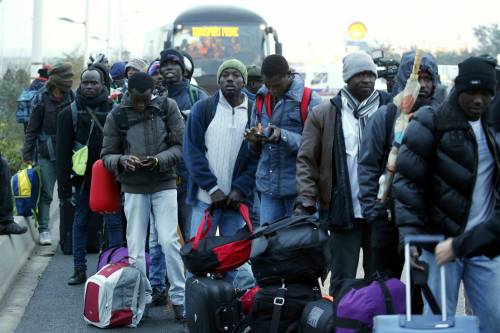 Calais, dopo lo sgombero della "giungla" il Belgio blinda i confini