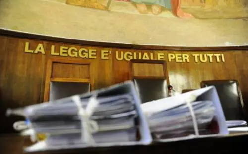 Stupratore e assassino romeno minaccia il giudice: "Vi uccido tutti"