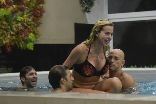 Grande Fratello Vip, i momenti hot di Valeria Marini