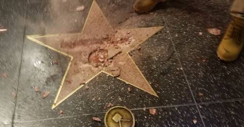 Hollywood, distrutta la stella di Trump
