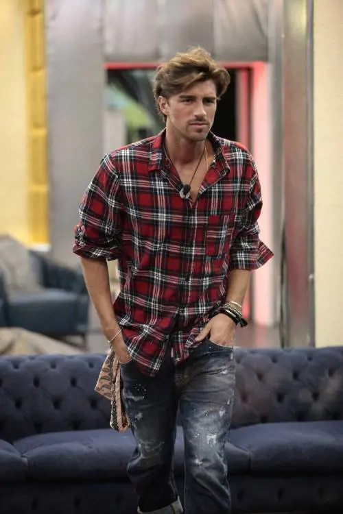 Gf Vip, guai per Andrea Damante: "Dovrà pagare una penale"