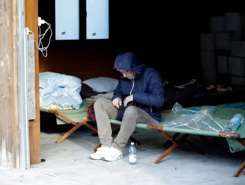 Quei cento studenti stranieri in trappola e senza i loro libri