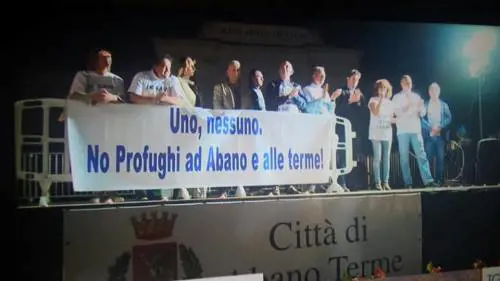 Abano, presidi giorno e notte: "Non vogliamo altri migranti"