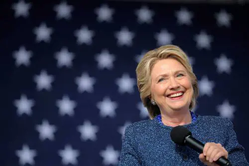 Clinton propose di manipolare l'esito delle elezioni palestinesi