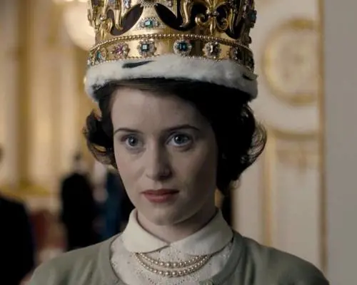 "The Crown", la vita sofferta della monarchia più potente