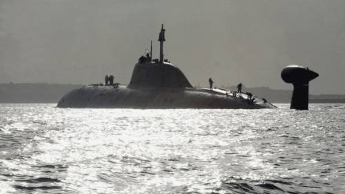 Mosca invia sottomarini Akula nel Mar Mediterraneo 