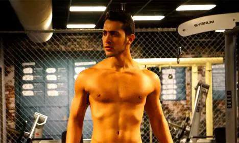 Il profugo siriano che per vivere ha iniziato a fare la pornostar