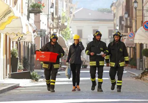 Terremoto, tornano in azione gli sciacalli: "Attenzione alle truffe"