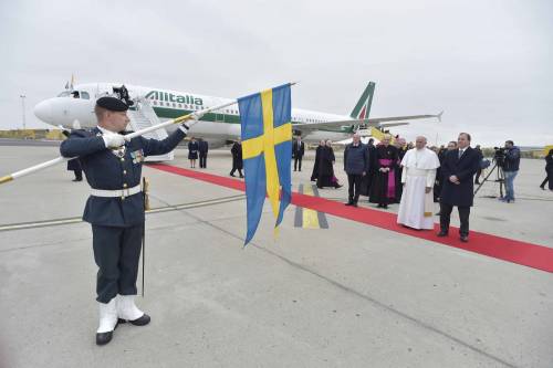 Il Papa dai luterani in Svezia: "La Riforma rovinata dai potenti"