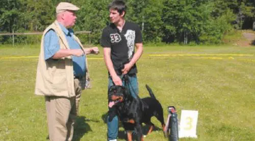 Escort al giudice per far vincere il cane