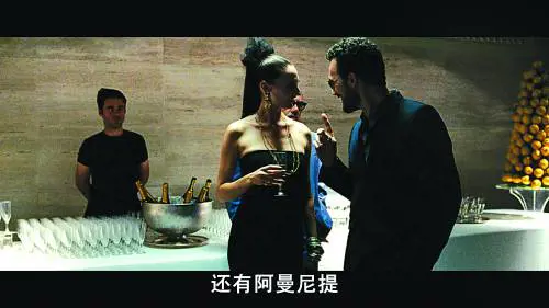 Maledetta borghesia ha perso l'anima in fondo a un aperitivo