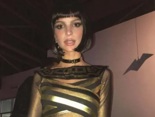 Emily Ratajkowski, Cleopatra bollente per Halloween