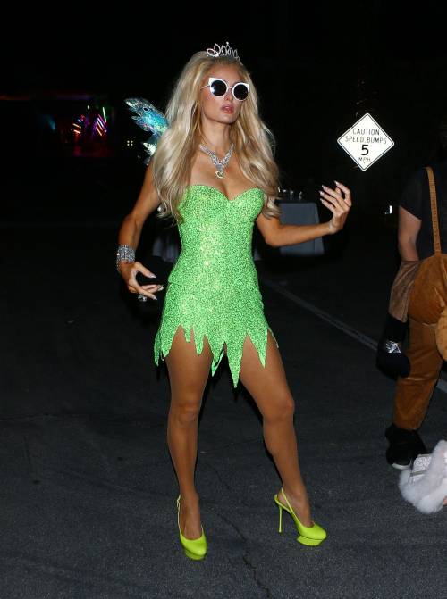 Un Halloween sexy per Paris Hilton